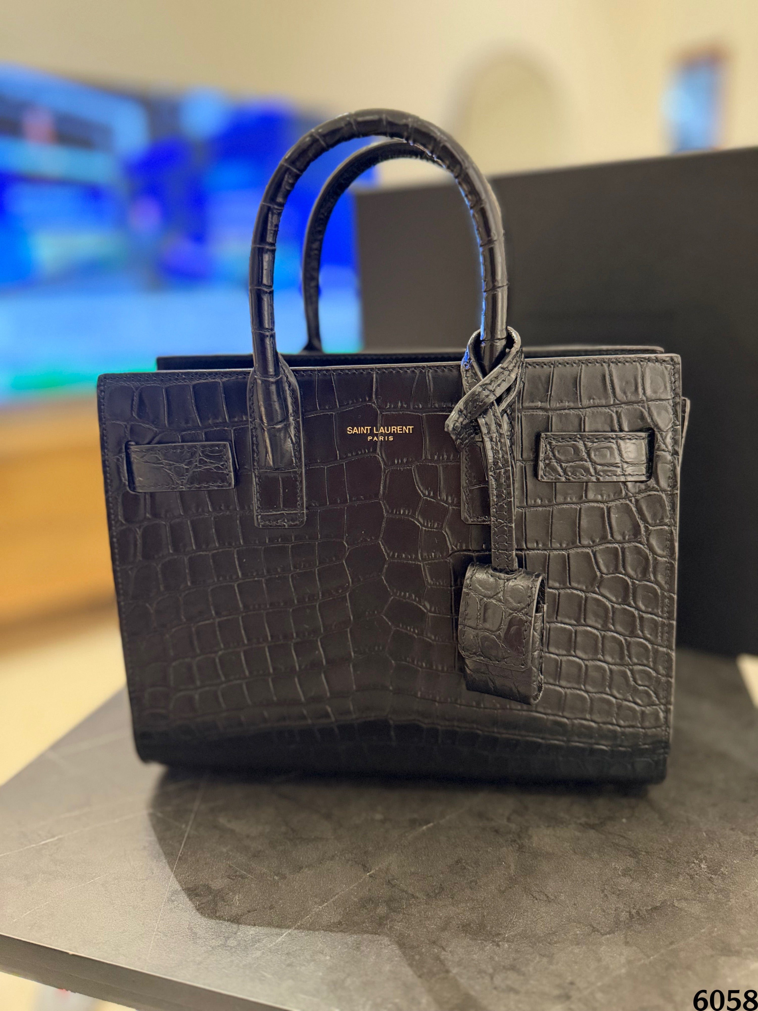 جنطة سان لوران