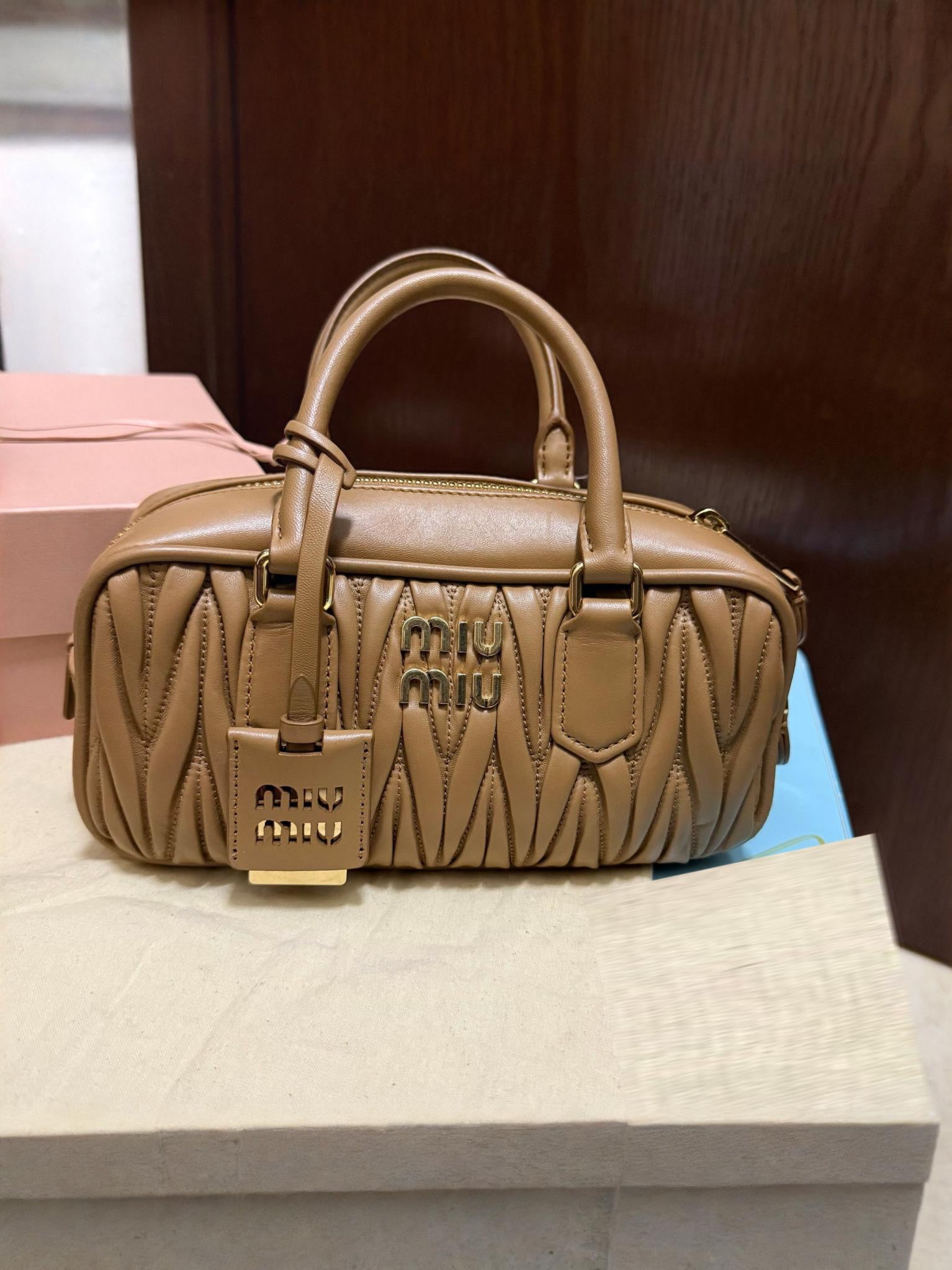 جنطة ميو ميو