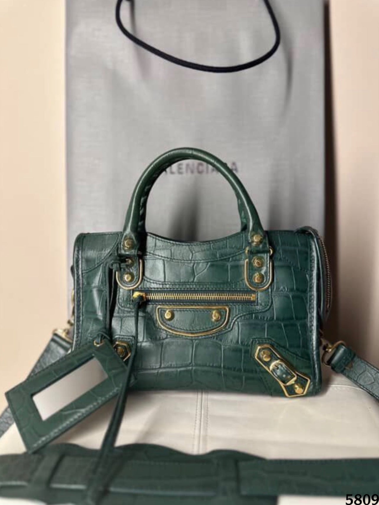 جنطة بلنسياقا