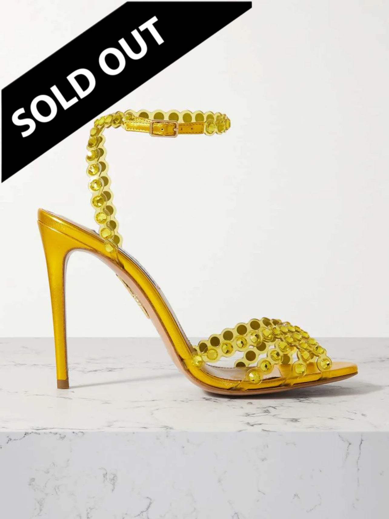 شوز اكوازورا