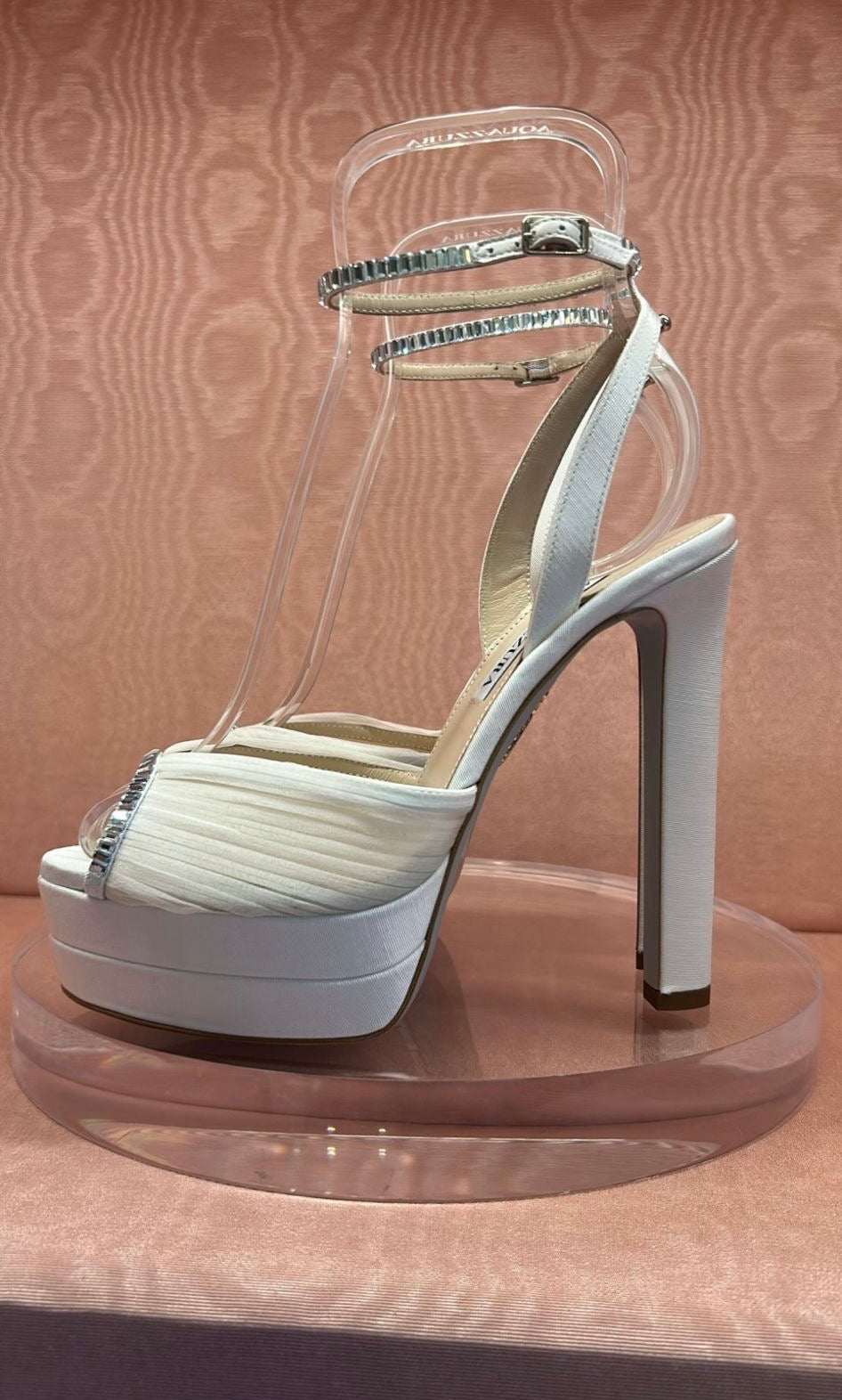 شوز اكوازورا