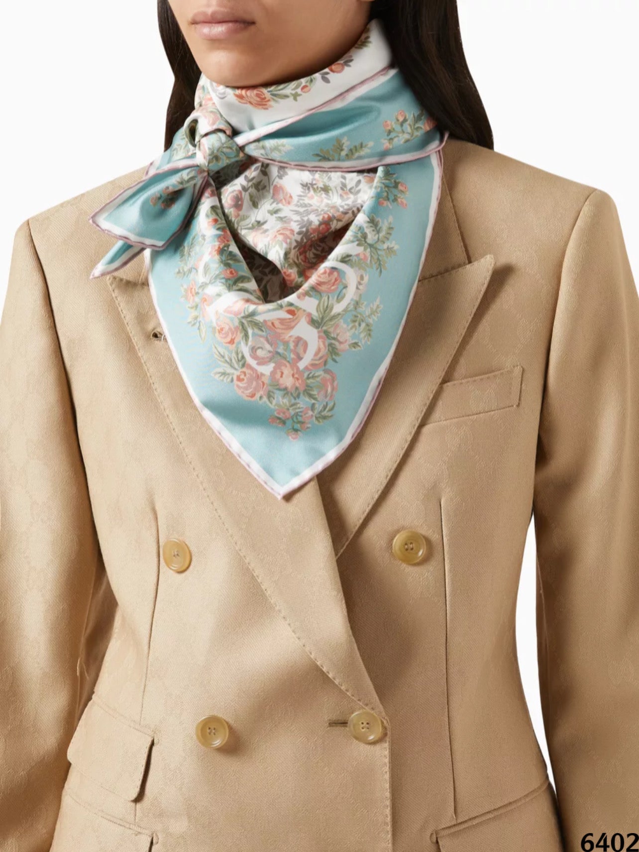 سكارف قوتشي