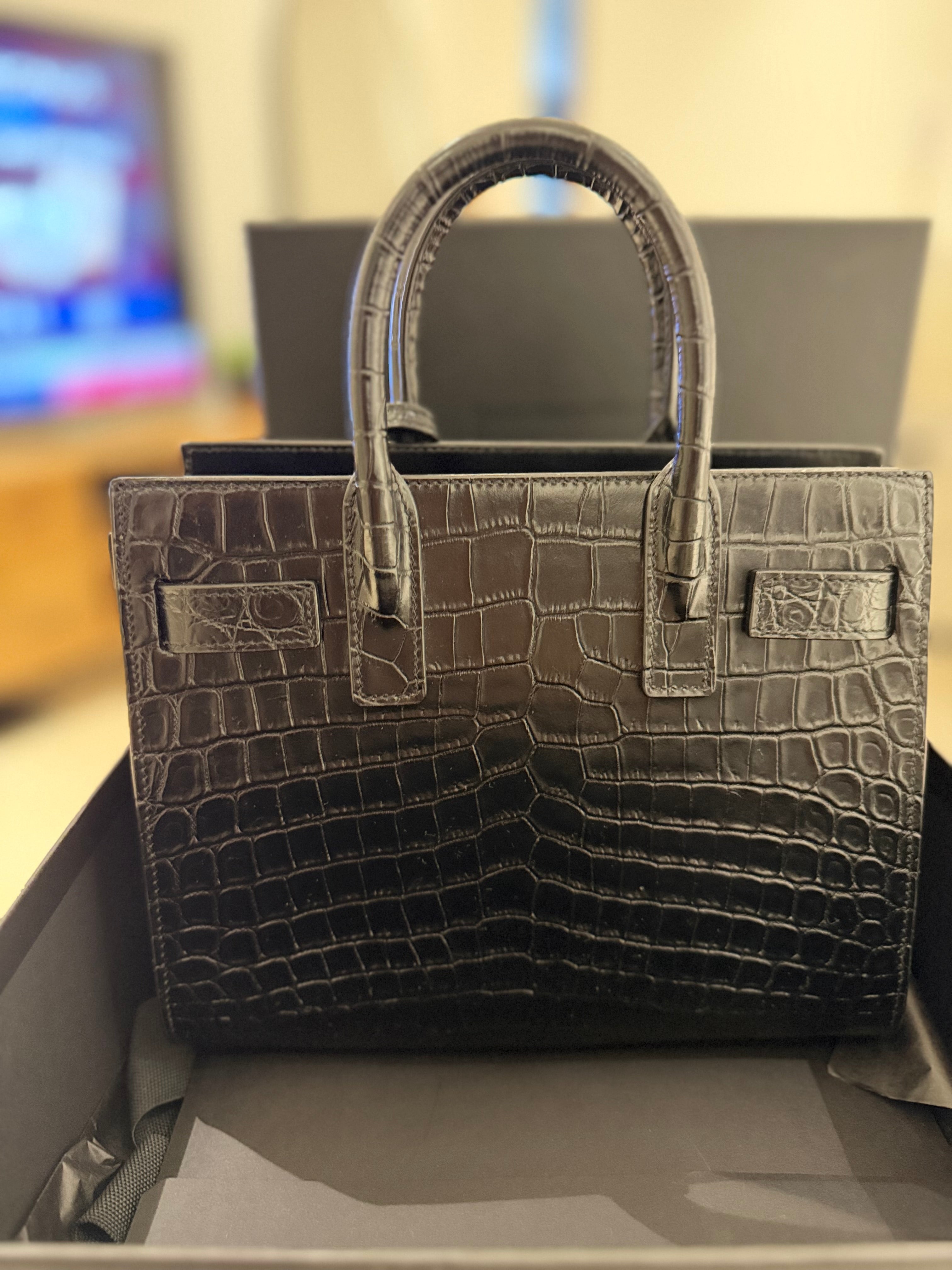 جنطة سان لوران