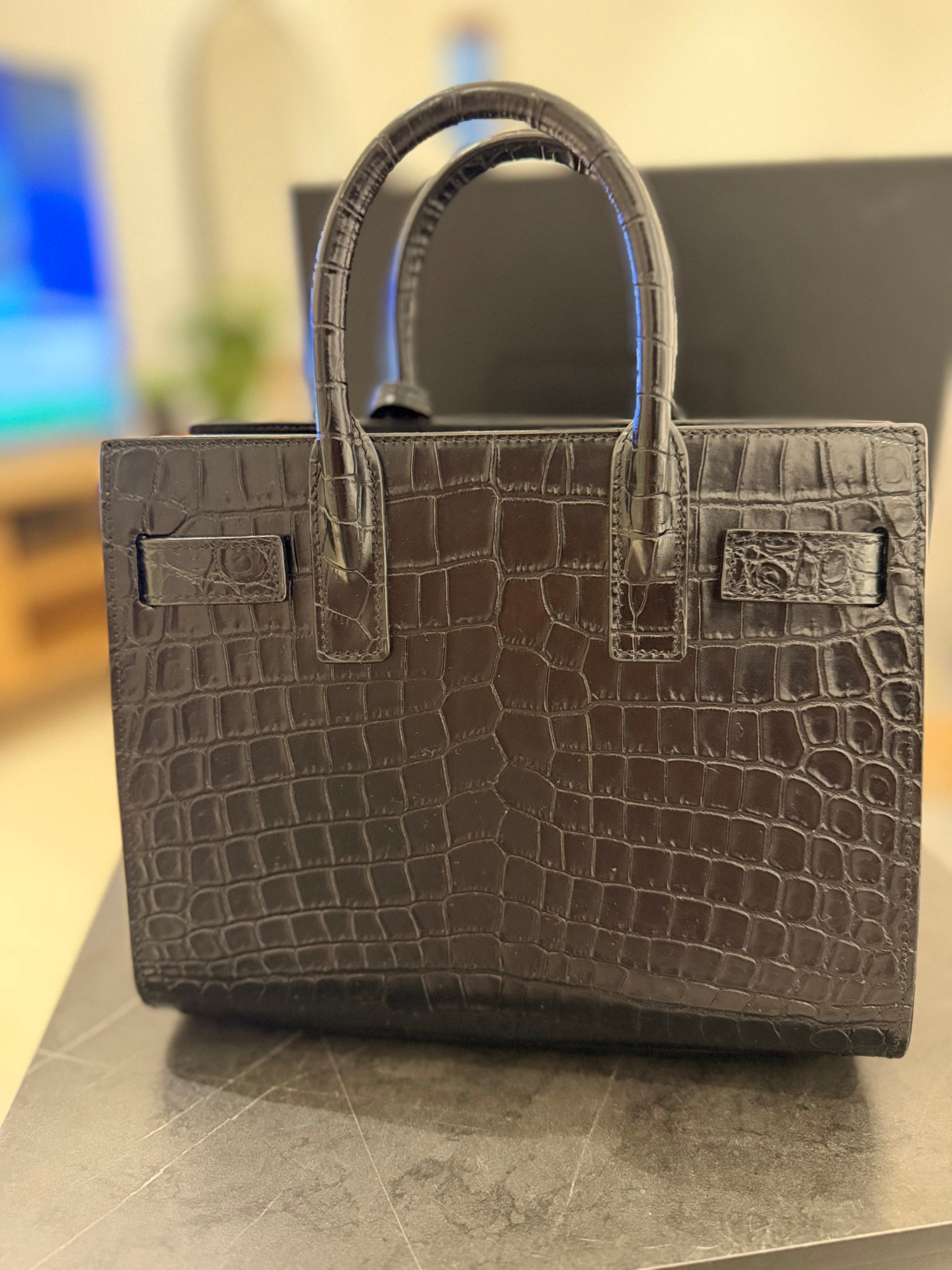 جنطة سان لوران