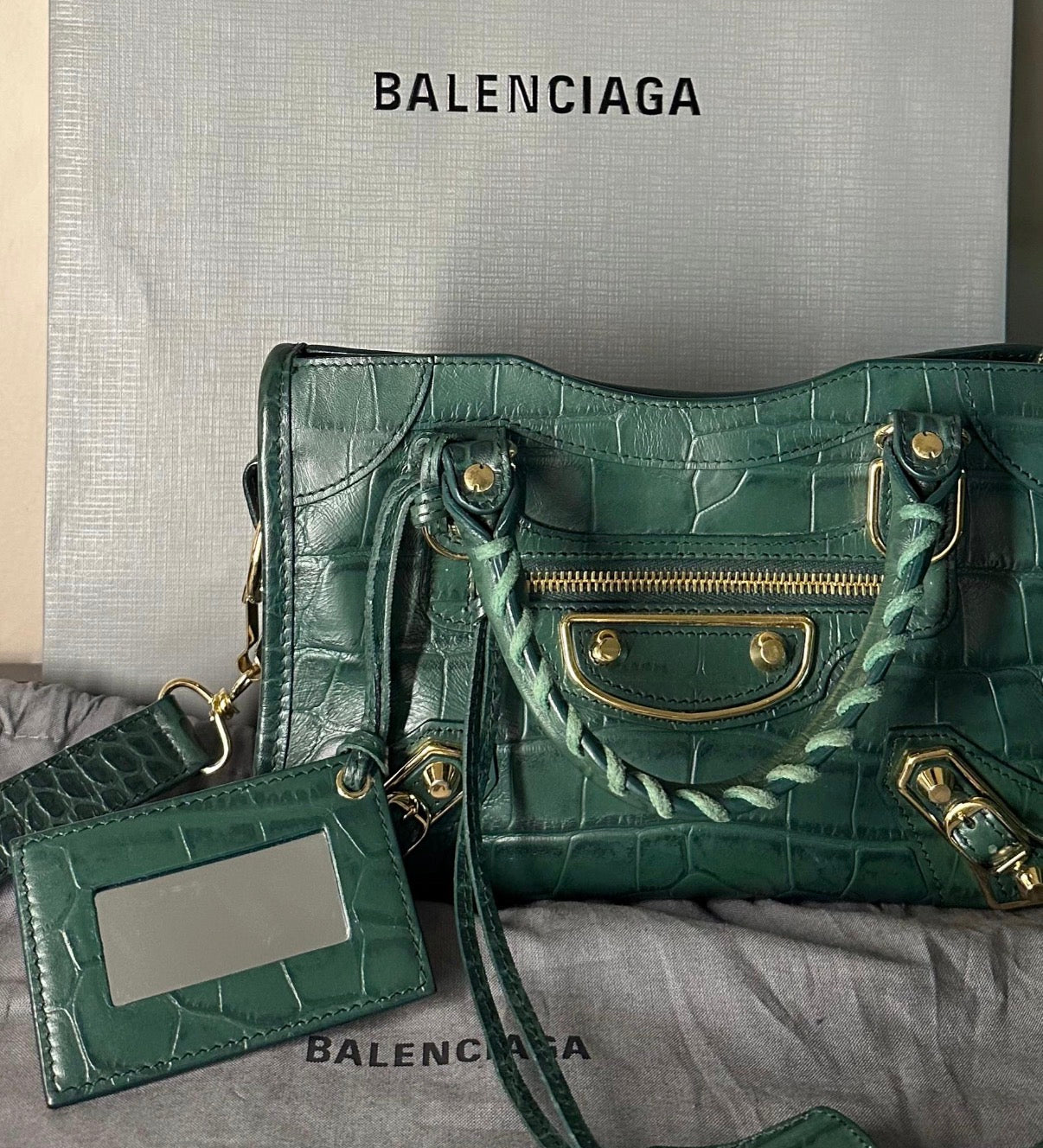 جنطة بلنسياقا