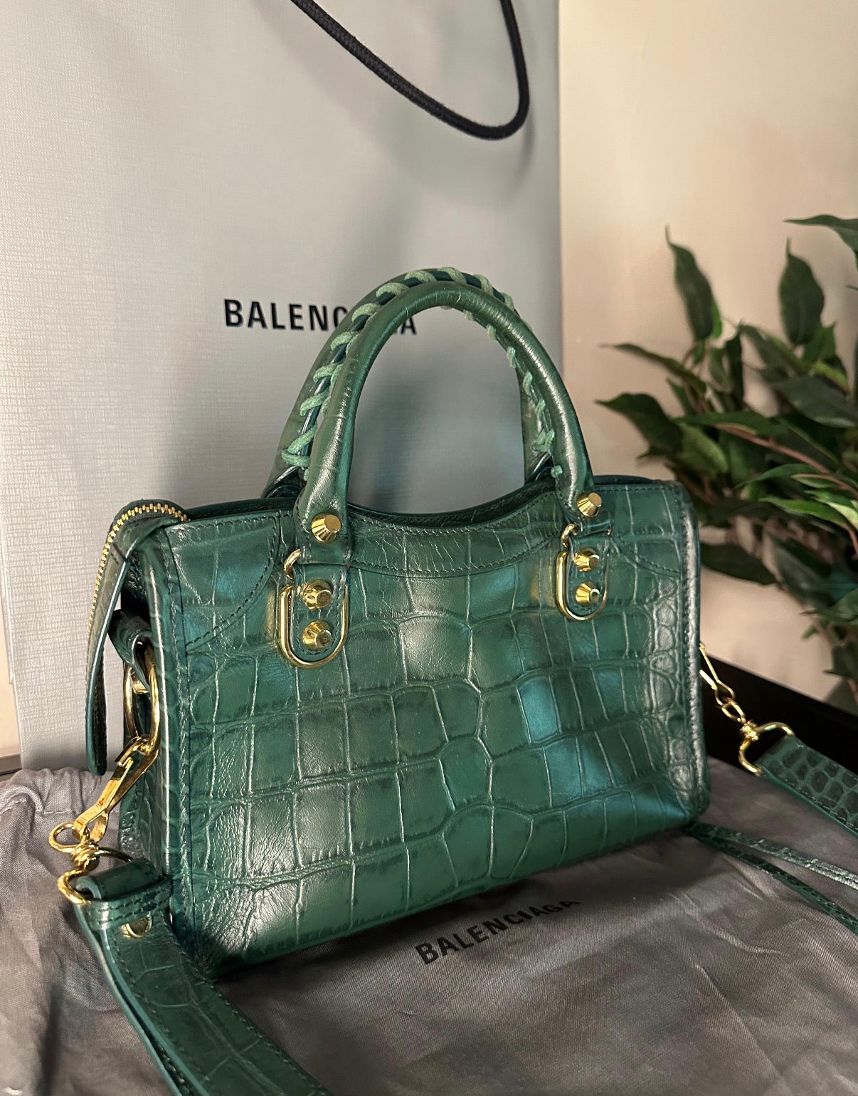 جنطة بلنسياقا