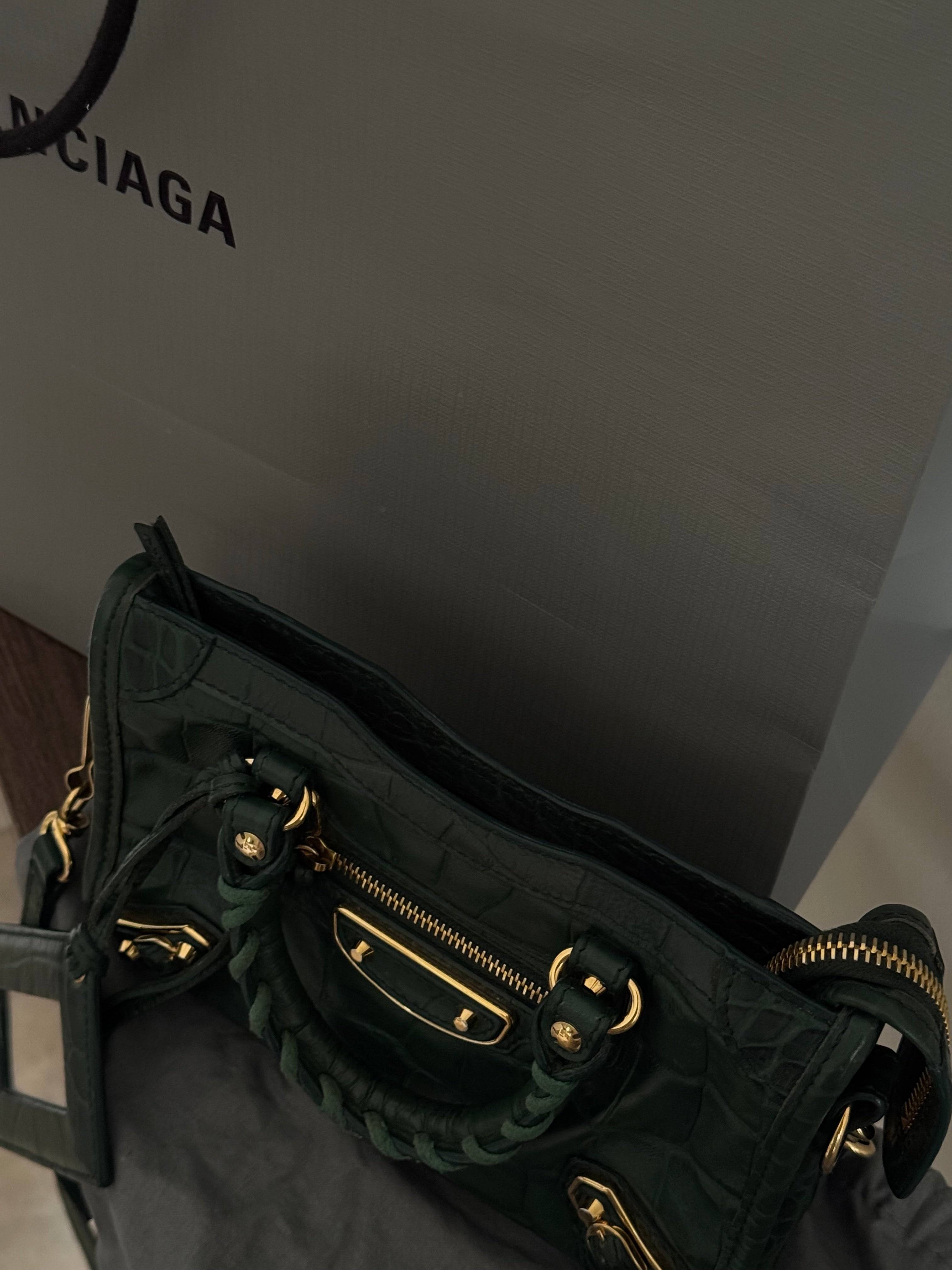 جنطة بالنسياقا