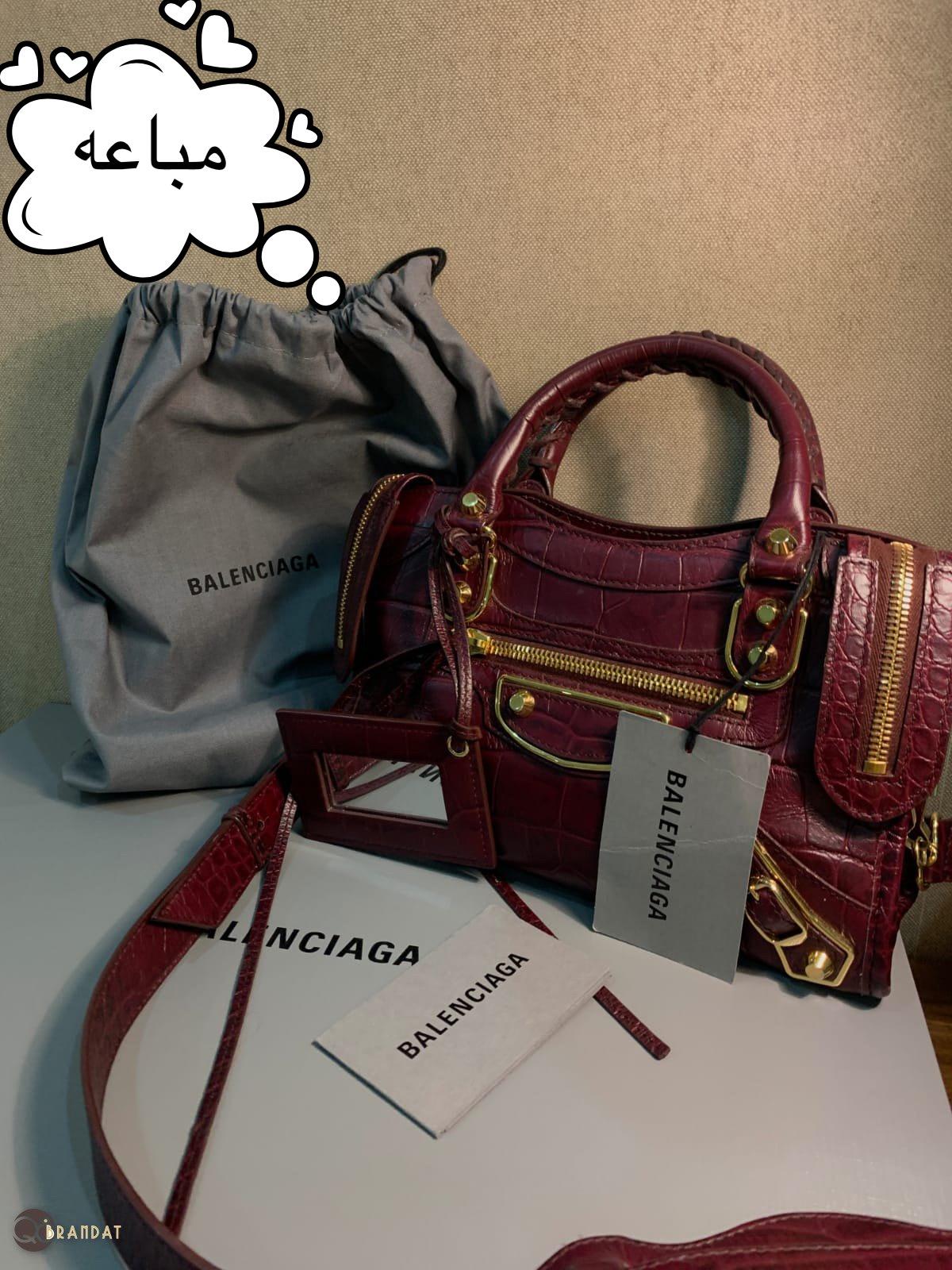 جنطة بلنسياقا