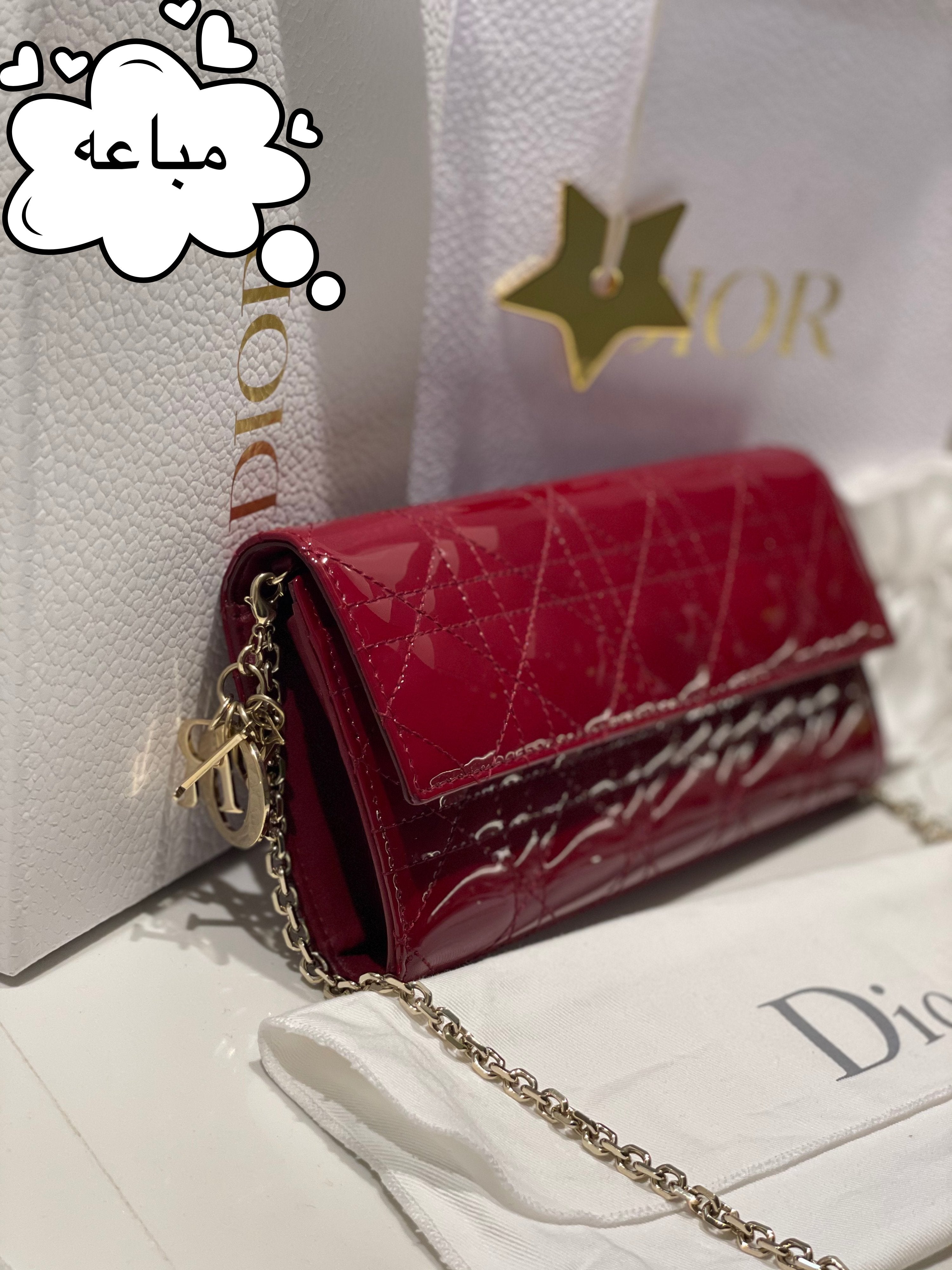 جنطة ديور احمر لماع شايني وسط ميديم