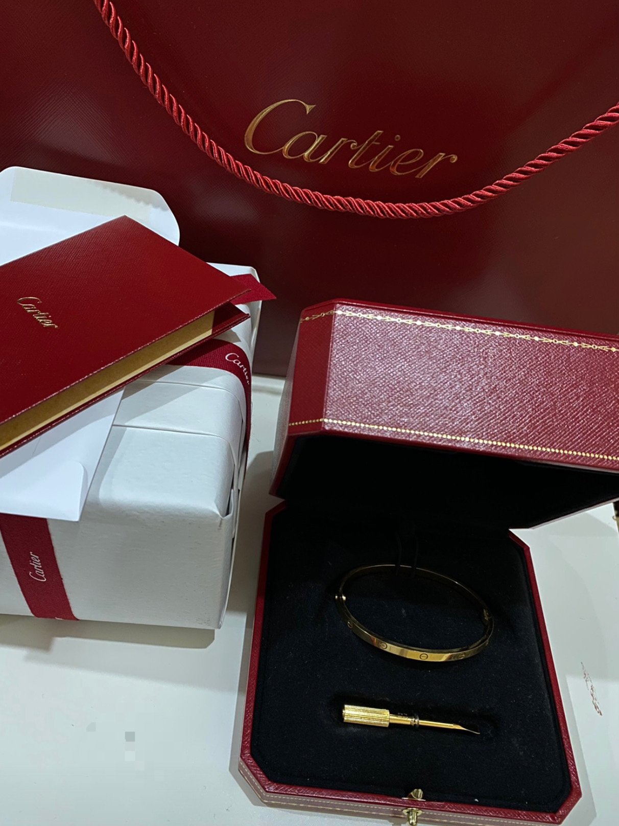 اسوار كارتير لوف