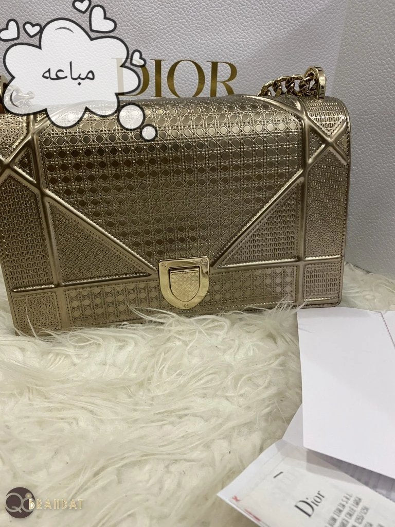 جنطة ديوراما وسط ميديم ذهبي لمعه ميتاليك