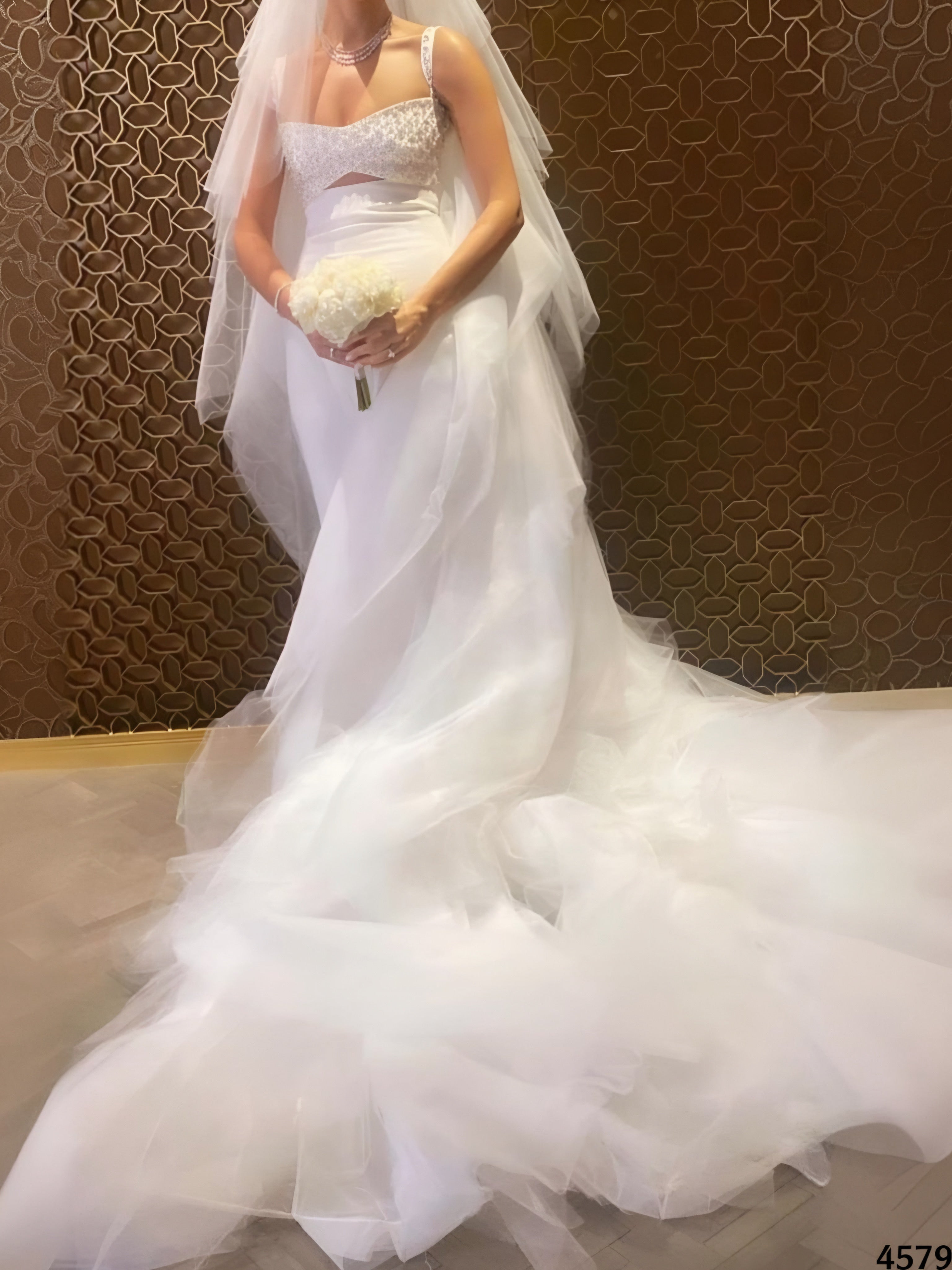 بدلة عروس