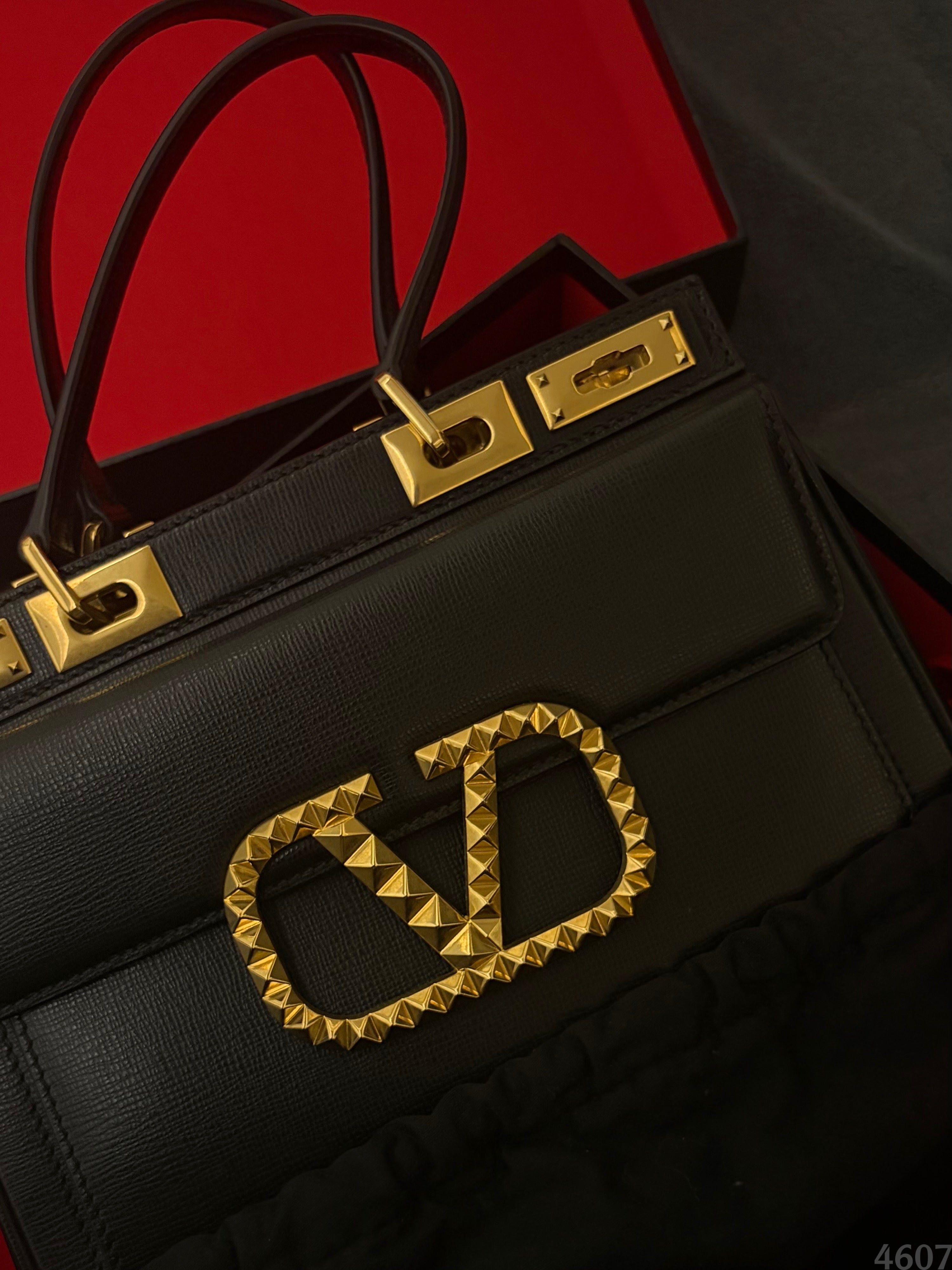 جنطة فالنتينو